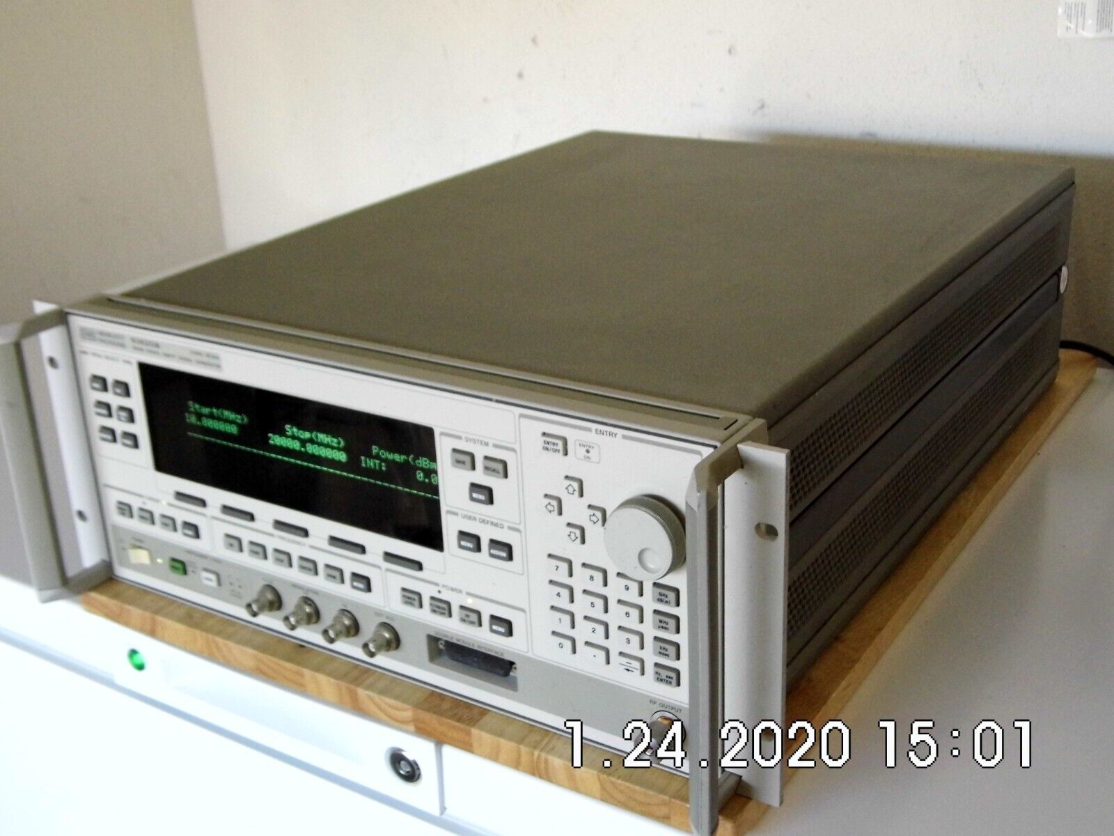 Agilent HP 83620B 001-008 Synthesized Sweeper 10MHz - 20GHz, 2 in stock Agilent HP 83620B 001-008 Synthesized Sweeper 10MHz - 20GHz, 2 in stock